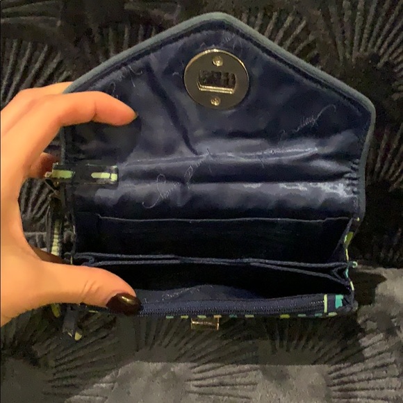 Vera Bradley Wrislet/ wallet - Picture 2 of 4
